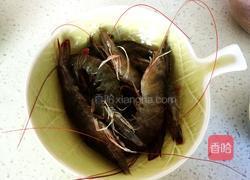 虾仁黄瓜炒蛋的做法图解1