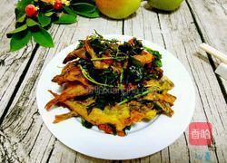 甜紫苏叶配油炸鱼的做法图解10