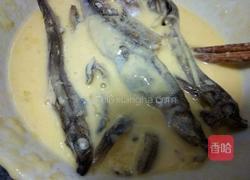 甜紫苏叶配油炸鱼的做法图解6