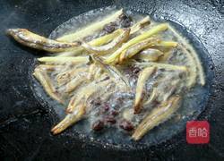 青椒小鱼仔的做法图解4