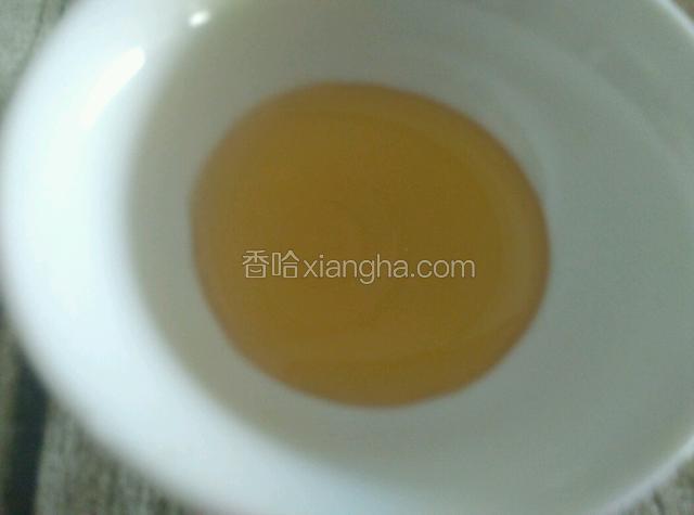 准备适量蜂蜜。