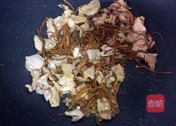 虫草花炒肉的做法图解6