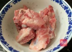 枸杞红枣排骨汤的做法图解1