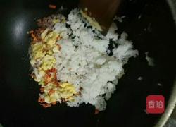 腊肠蛋炒饭的做法图解6