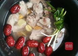 排骨玉米红枣汤的做法图解5