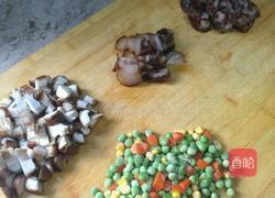 香菇青豆腊肠饭的做法图解1