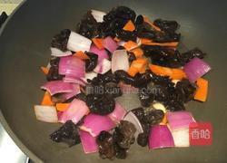 木耳洋葱炒鸡蛋的做法图解8