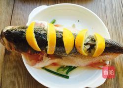 柠檬蒸鲈鱼的做法图解4