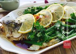 柠檬蒸鲈鱼的做法图解10
