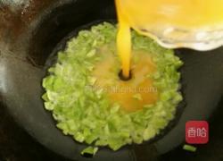 辣子炒鸡蛋的做法图解5