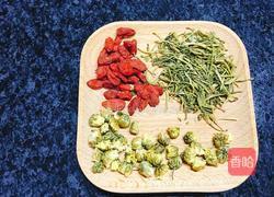 枸杞菊花金银花茶的做法图解1