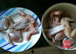 馋嘴蛙的做法图解1