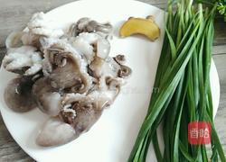 墨鱼仔炒韭菜的做法图解1