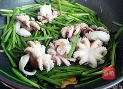 墨鱼仔炒韭菜的做法图解9
