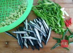 臭豆腐烧毛豆的做法图解3