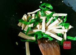 豆腐干炒青椒的做法图解4