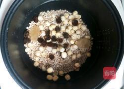 桂圆莲子汤的做法图解5
