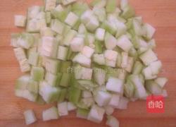 山药丝瓜瘦肉汤的做法图解3