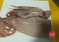 蒜苔鱿鱼的做法图解1