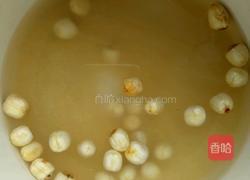 莲子小米粥的做法图解2