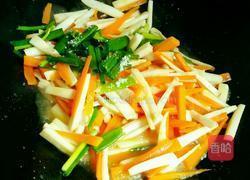 胡萝卜炒杏鲍菇的做法图解5