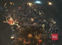 鸡蛋炒黑木耳的做法图解4