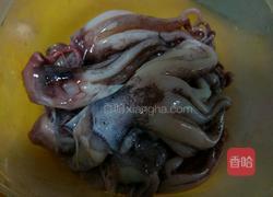 酸辣鱿鱼汤的做法图解1