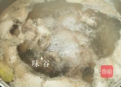 罗汉果煲猪骨汤的做法图解3