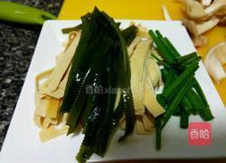 鱿鱼酸辣汤的做法图解2