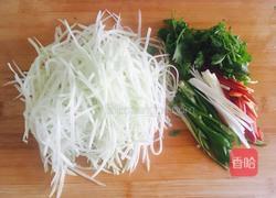 凉拌青萝卜丝的做法图解2