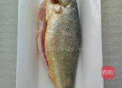 清炖黄花鱼的做法图解1
