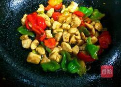 青椒炒鸡丁的做法图解10