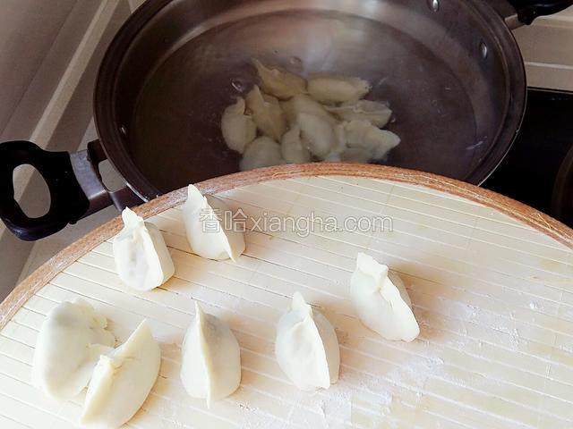 水开后下饺子