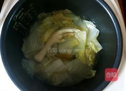 泡椒凤爪炖白菜的做法图解5