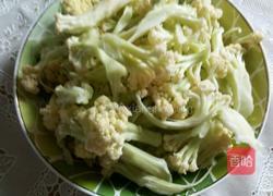 花菜炒肉的做法图解1