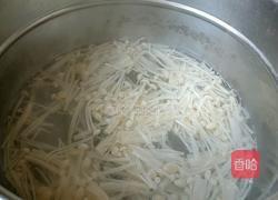 捞拌金针菇的做法图解2