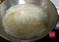 菠菜汤面条的做法图解4