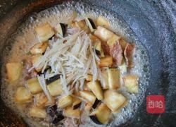 猪肉茄子炖粉条的做法图解9
