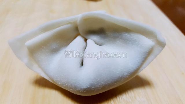 然后左边压住右边留包好了！