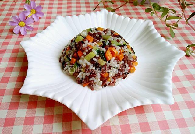 杂疏炒黑白米饭