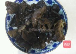 大葱炒木耳的做法图解1