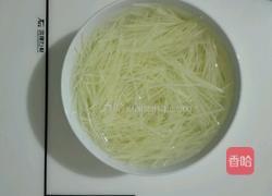 酸菜洋芋汤的做法图解1