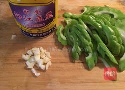 豆豉炒苦瓜的做法图解1