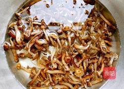 榛蘑肉絲的做法圖解1