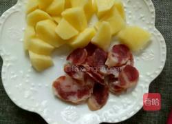 腊肉土豆糯米饭的做法图解1