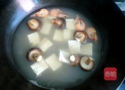 香菇海虾豆腐汤的做法图解5