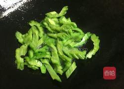 凉瓜炒蛋的做法图解7