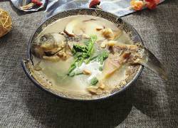 鲫鱼蘑菇汤