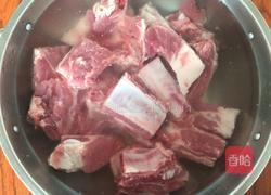 排骨焖面的做法图解1