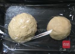 蛋黄酥的做法图解1